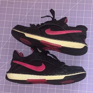 Nike Air Prestige III Low Black Hyper Pink 2010 Vintage Size 8 Women’s